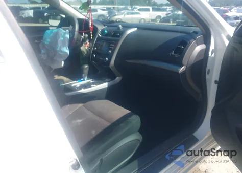 2015 Nissan Altima 2.5 S из США, поврежденный, VIN 1N4AL3AP7FC492791